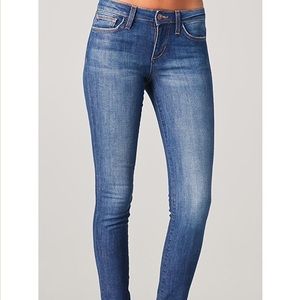 Joe’s Skinny Jeans Leddi Wash